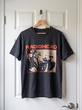Radiohead Band Photo Grunge Orange Graphic Black T-Shirt